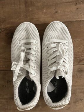 allbirds Women’s White Knit Tree Runners